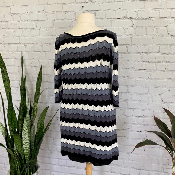 Danny and Nicole Knit Dress - Picture 7 of 8